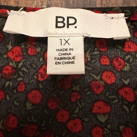 BP. Smocked Surplice Cropped Top (Plus Size) 1X - Picture 5 of 9